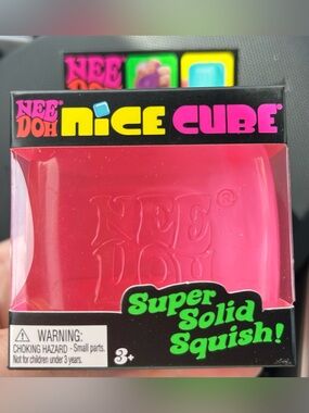 NeeDoh Nice Cube Super Solid Squish - Bright Pink